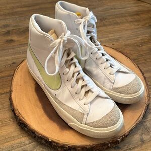 Nike Blazer Mid ‘77 White Barely Volt